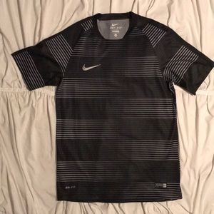 Nike Soccer Training vented T-Shirt Sz: Medium